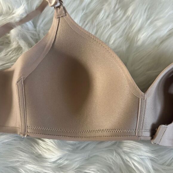Warner’s nude bra wireless size 34C - Picture 3 of 5